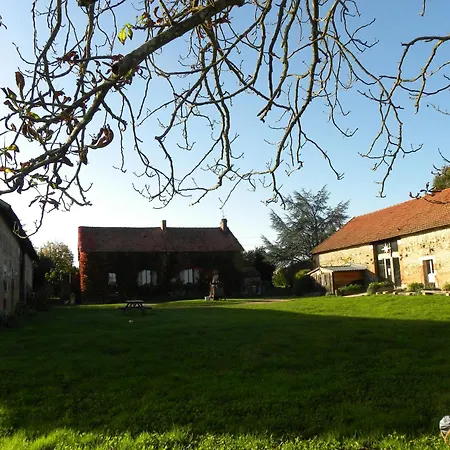 D'hotes Les Cabris Guest house Verneix